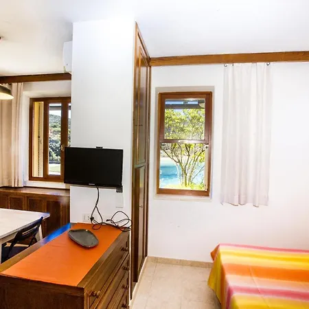 Un Nido Sul Mare - Goelba Apartment *
